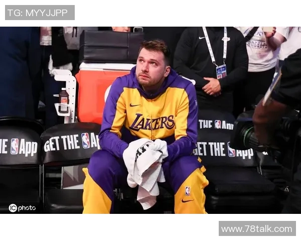 里夫斯：很高兴看到东契奇重返赛场 想帮教练组和队友们多拿杯赛奖金