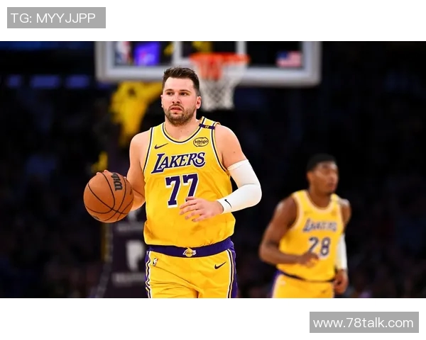 东契奇8记三分轰46+11!单节20分迎来生涯里程碑,湖人客场拿下公牛 东契奇8记三分轰46+11!单节20分迎来生涯里程碑,湖人客场拿下公牛